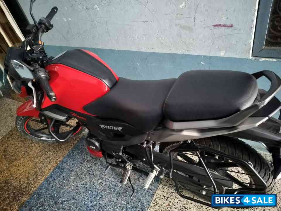 TVS Raider Split Seat