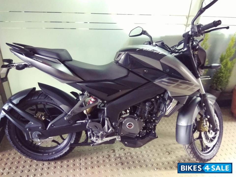 Graphite Black Bajaj Pulsar NS200
