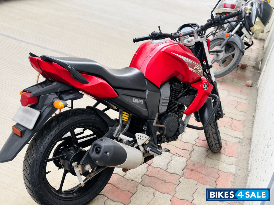 Red Yamaha FZ16 Red Yamaha FZ16