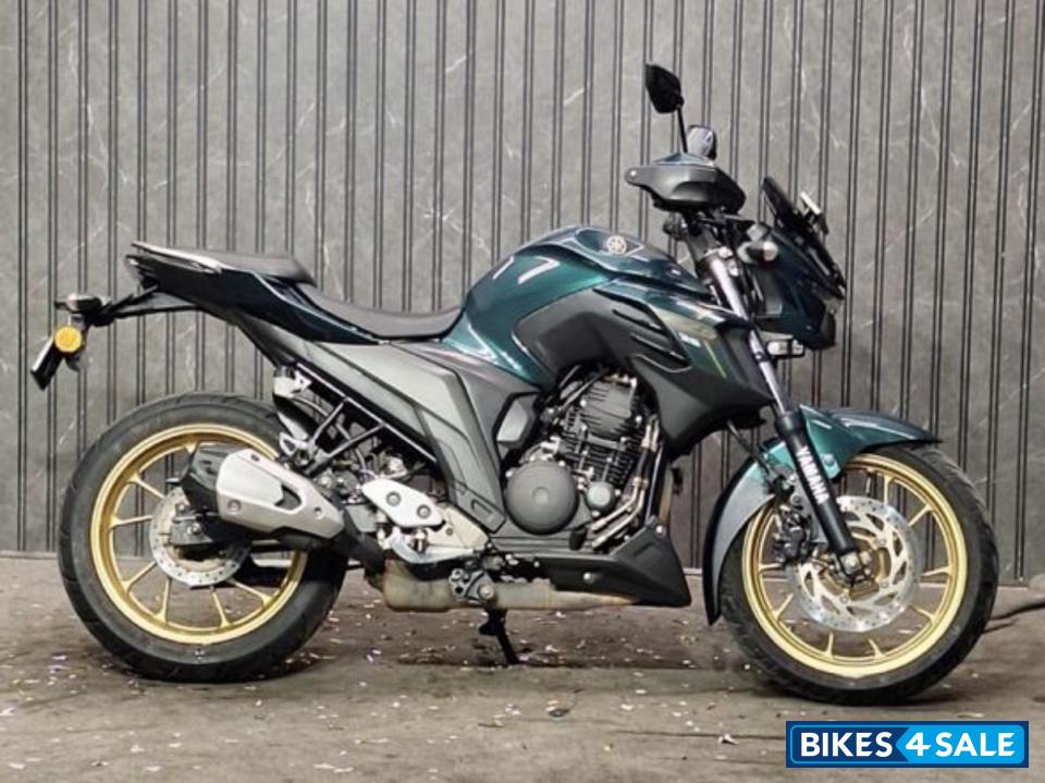 Dark Cyan Metalic 8 Yamaha FZS 25