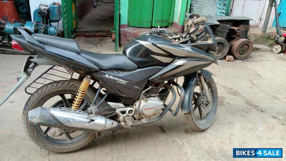 Black Honda CBF Stunner