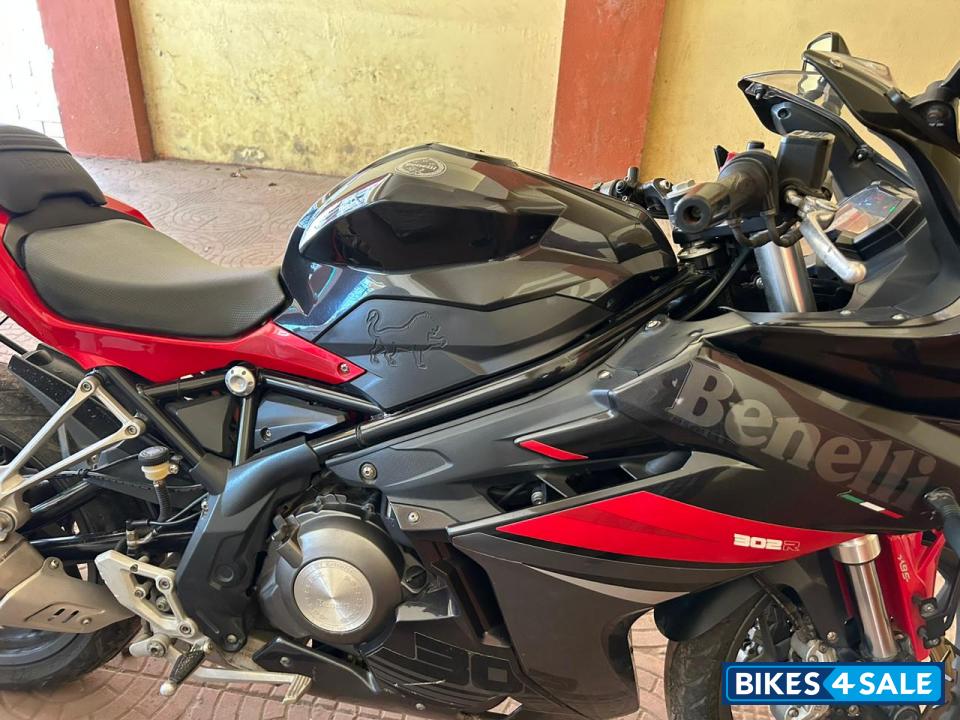 Black Benelli 302R