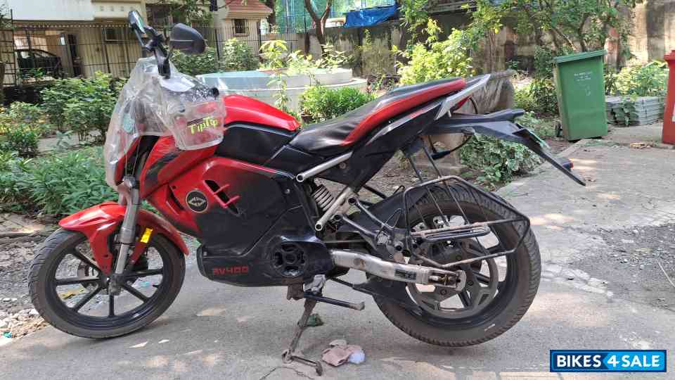 Revolt RV 400