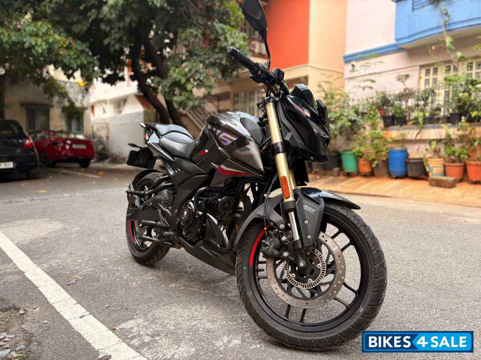 Bajaj Pulsar N160