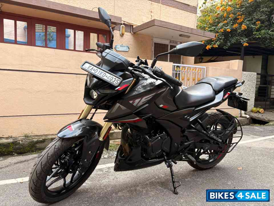 Bajaj Pulsar N160