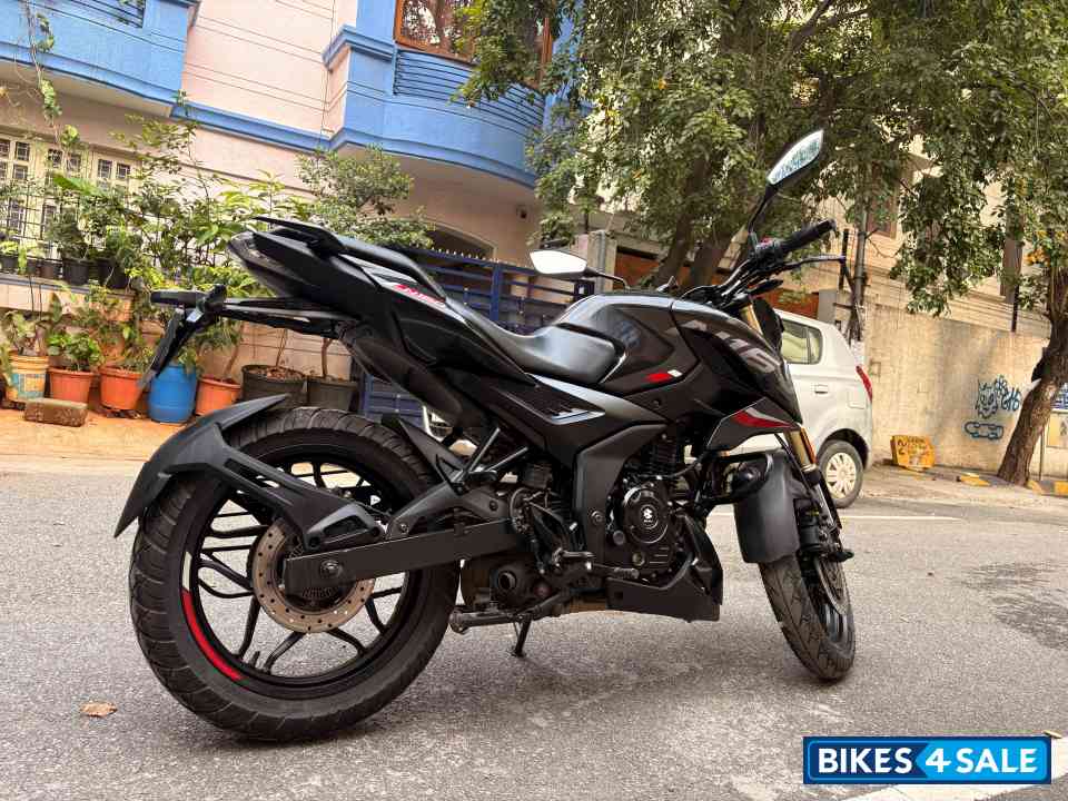 Bajaj Pulsar N160