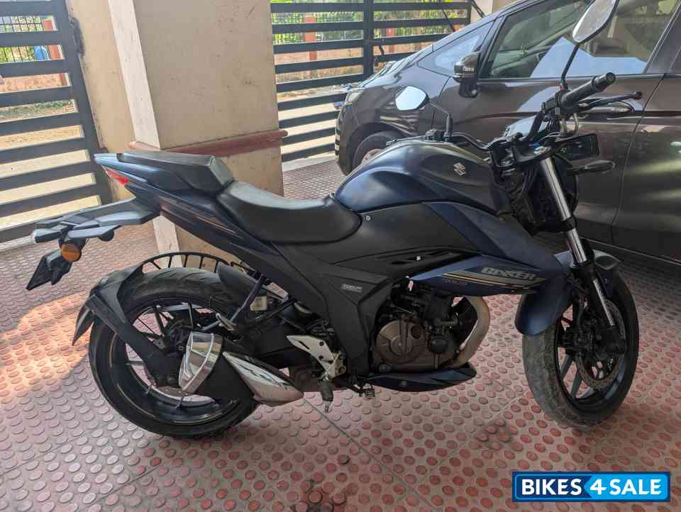 Mat Blue Suzuki Gixxer 250 Mat Blue Suzuki Gixxer 250