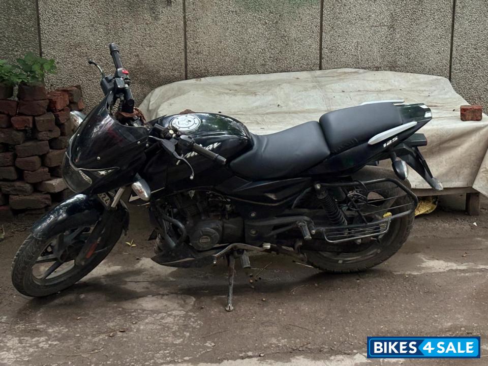 Bajaj Pulsar 125 Carbon Fibre Disc Split Seat