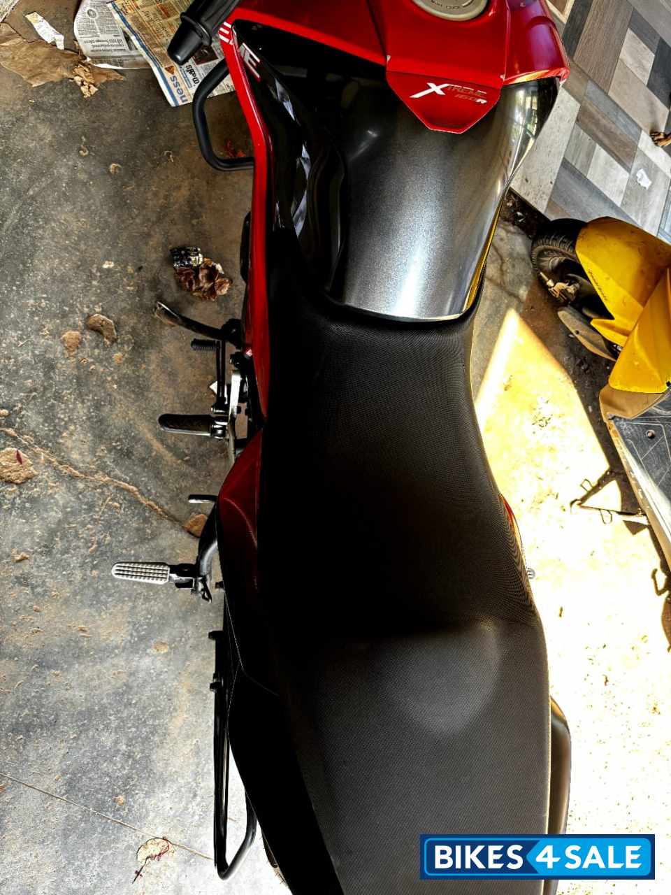 Sport Red Hero Xtreme 160R BS6 Sport Red Hero Xtreme 160R BS6