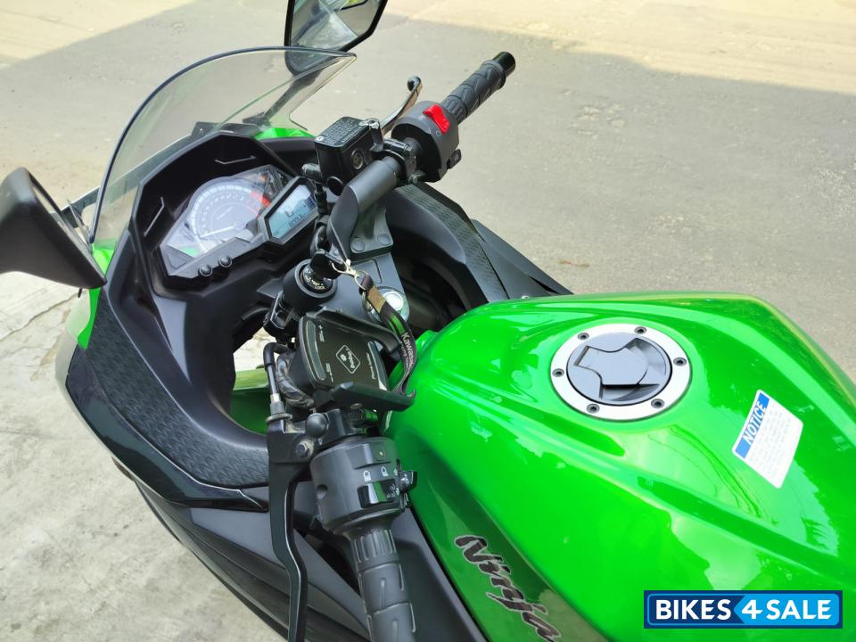 Kawasaki Ninja 300 BS6