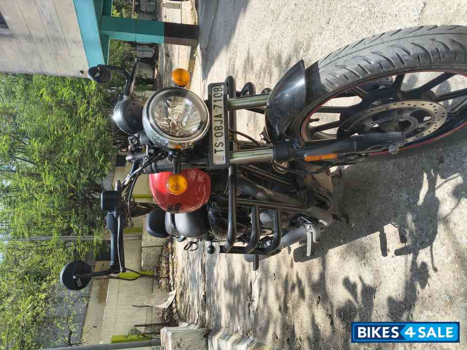Red Royal Enfield Meteor 350 Fireball Red Royal Enfield Meteor 350 Fireball
