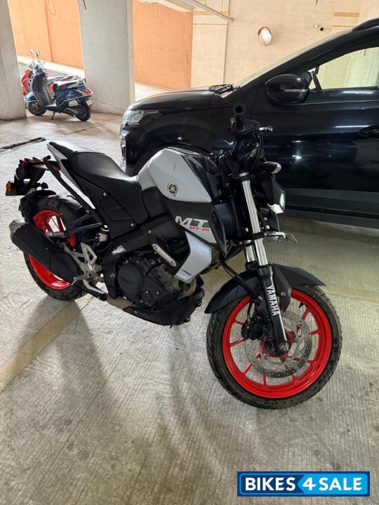 White -orange Yamaha MT-15 BS6