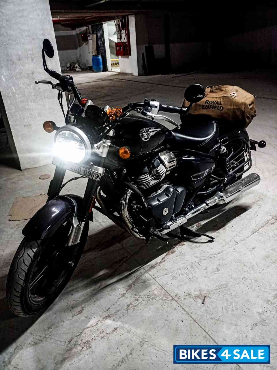 Astral Black Royal Enfield Super Meteor 650 Astral Black Royal Enfield Super Meteor 650