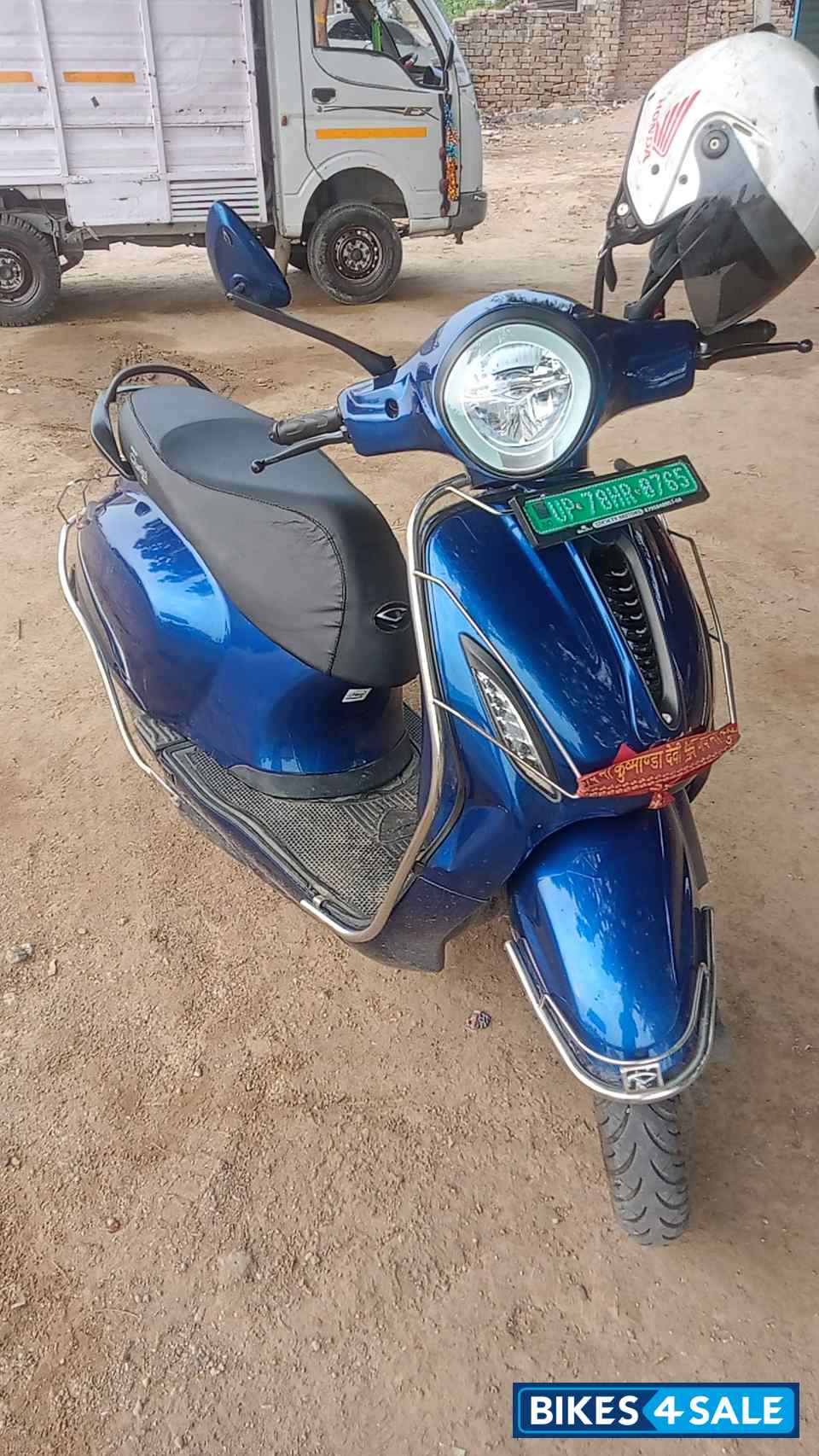 Bajaj Chetak Premium