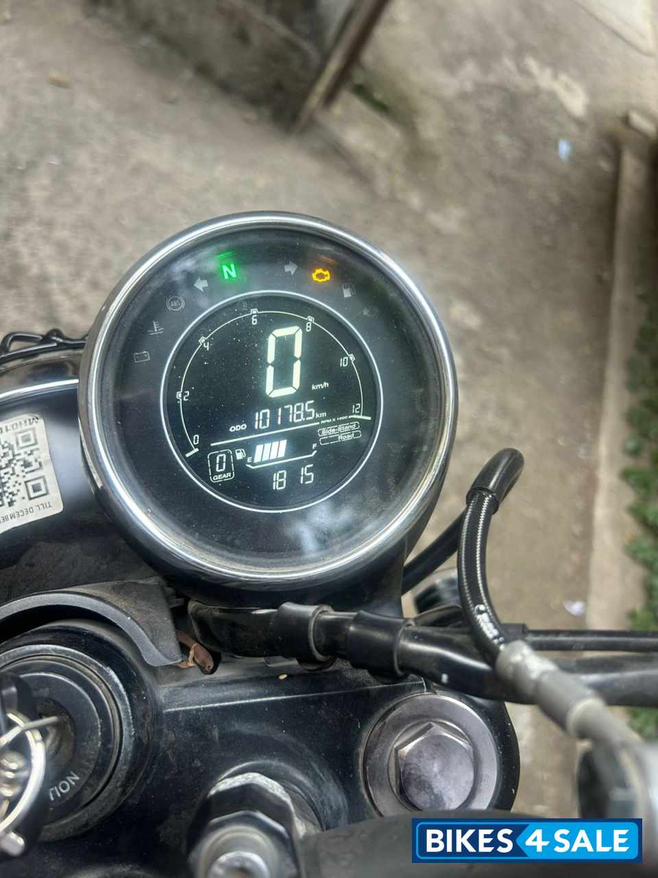 Yezdi Scrambler Dual Tone
