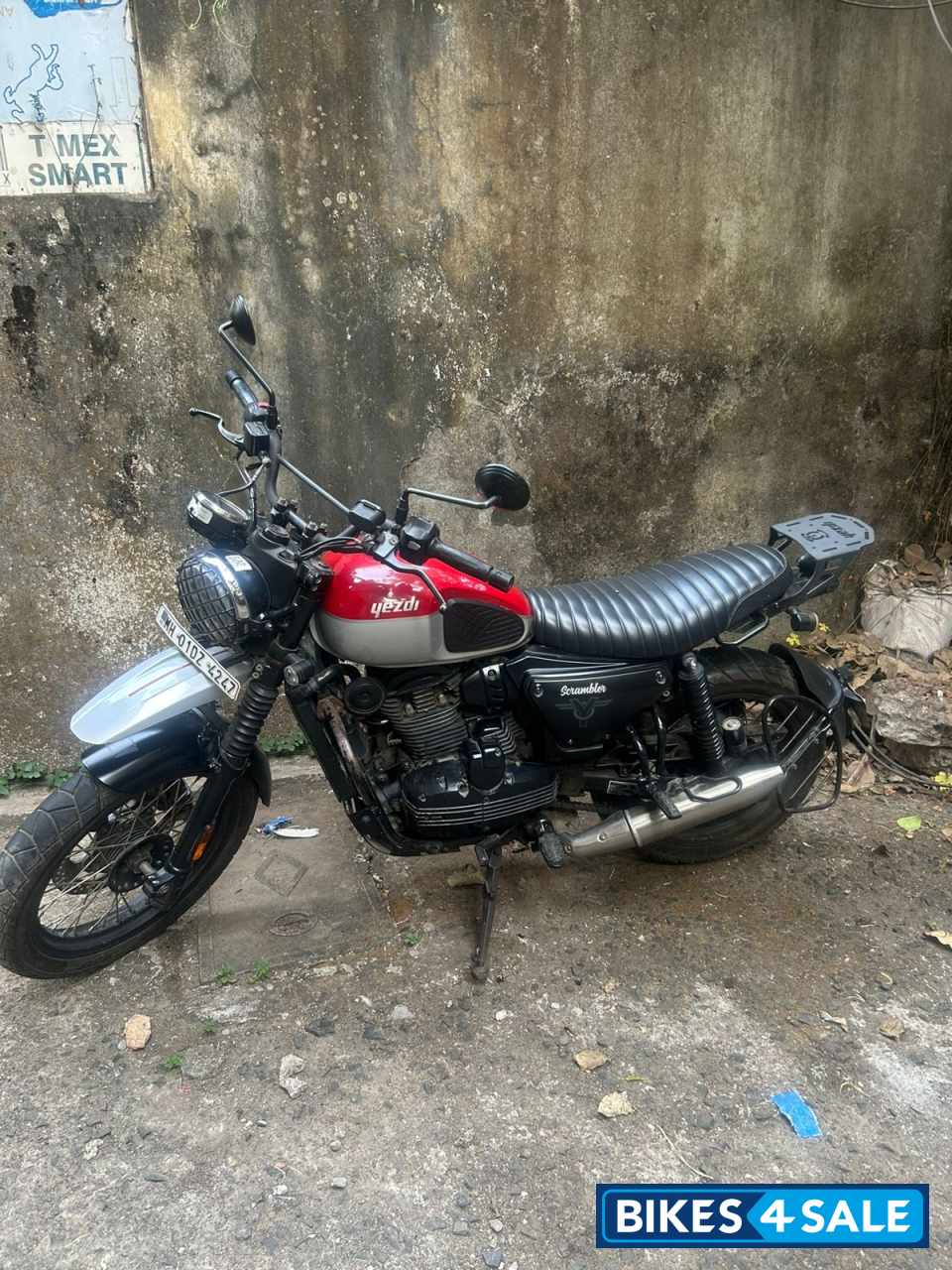 Yezdi Scrambler Dual Tone Yezdi Scrambler Dual Tone