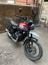 Yezdi Scrambler Dual Tone