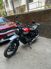 Yezdi Scrambler Dual Tone