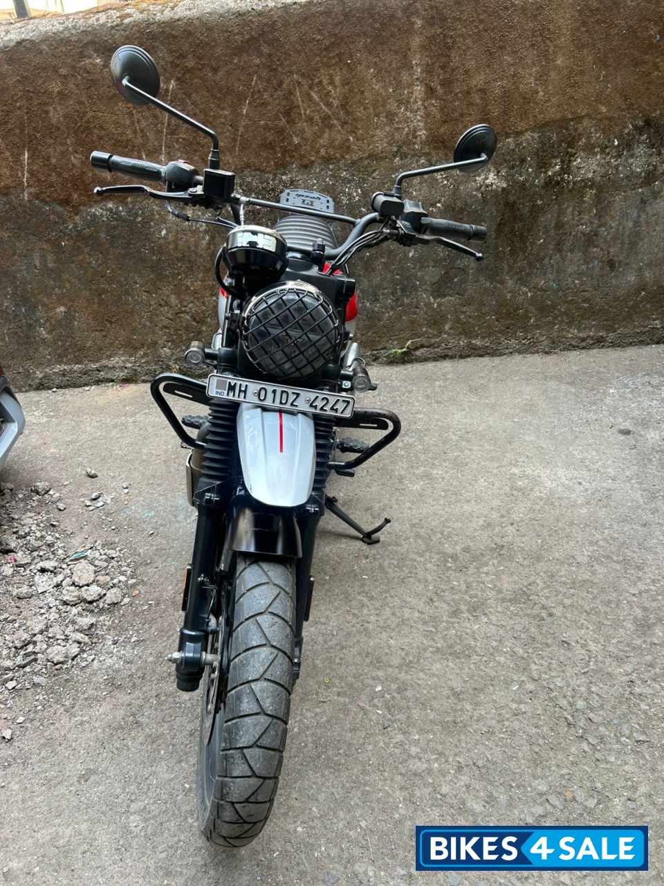 Yezdi Scrambler Dual Tone Yezdi Scrambler Dual Tone