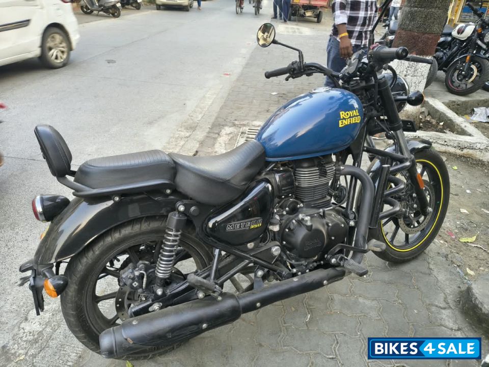 Fireball Blue Royal Enfield Meteor 350 Fireball Blue Royal Enfield Meteor 350