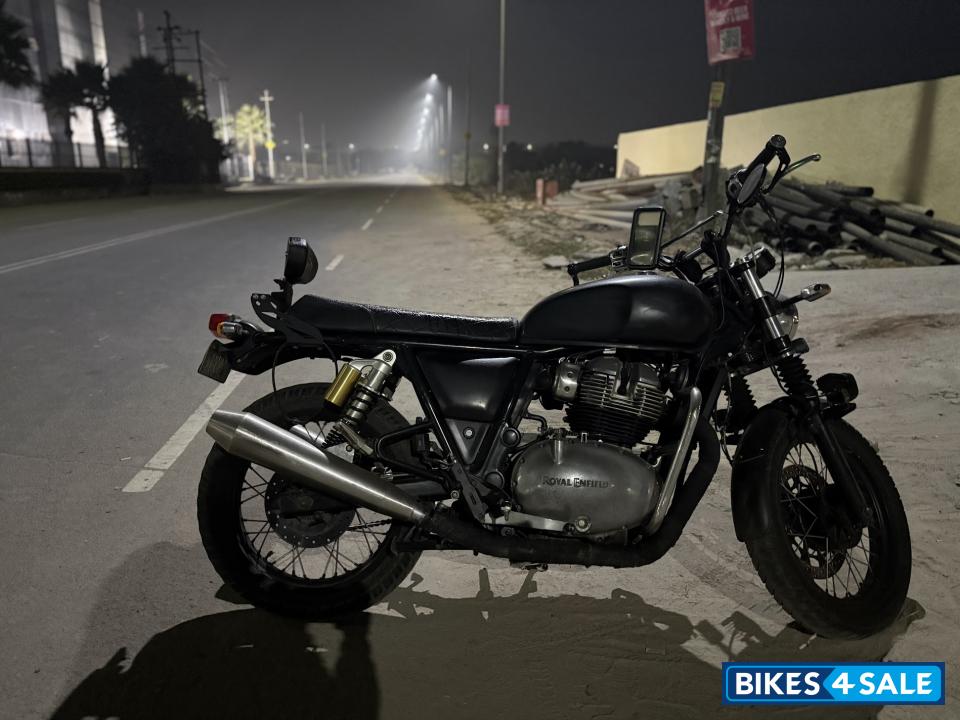 Black Royal Enfield Interceptor 650 Twin Black Royal Enfield Interceptor 650 Twin