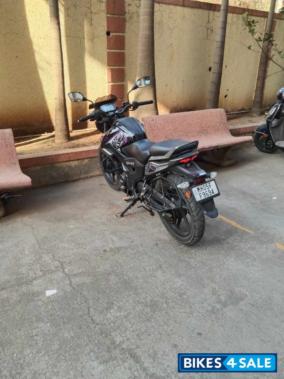 Black Panther TVS Raider SX Black Panther TVS Raider SX