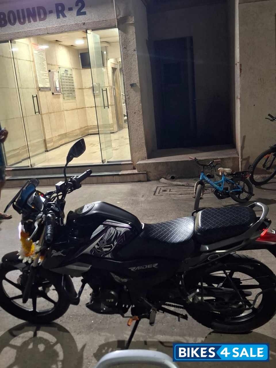Black Panther TVS Raider SX Black Panther TVS Raider SX