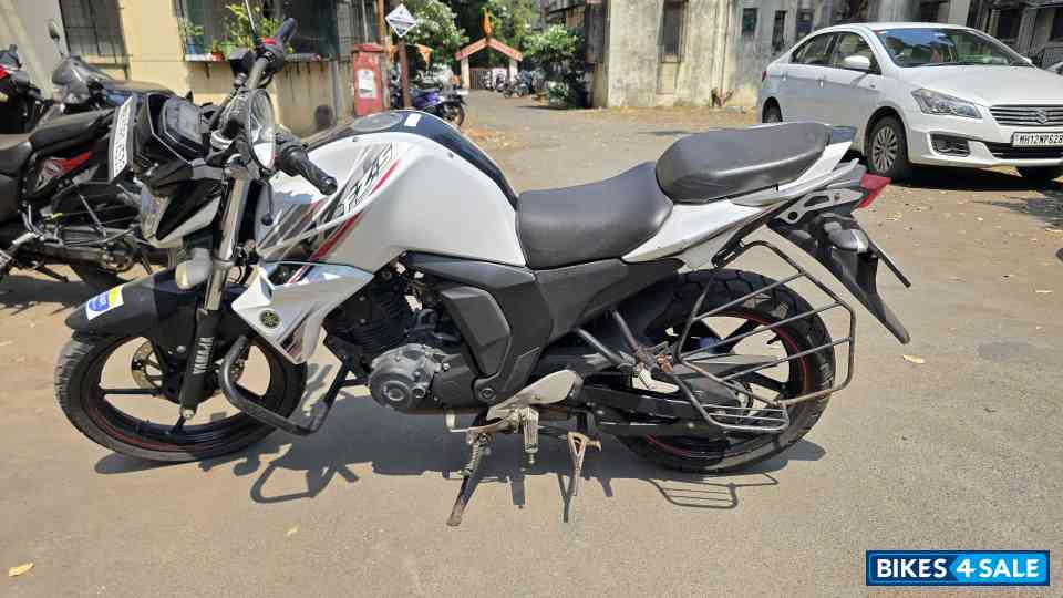 Yamaha FZ-S FI V2 Yamaha FZ-S FI V2