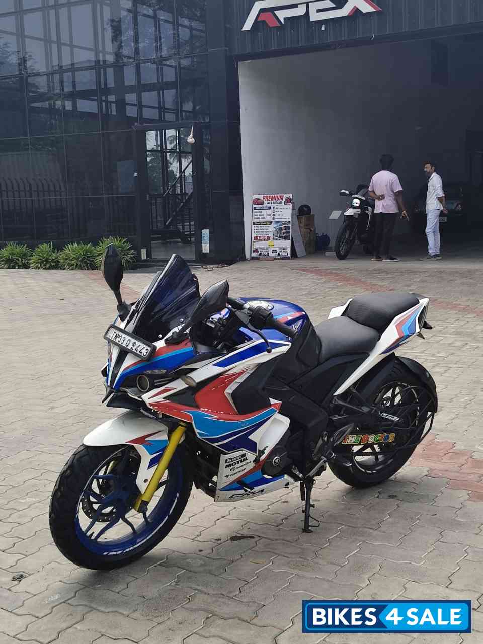 Bajaj Pulsar RS 200 ABS