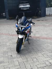 Bajaj Pulsar RS 200 ABS