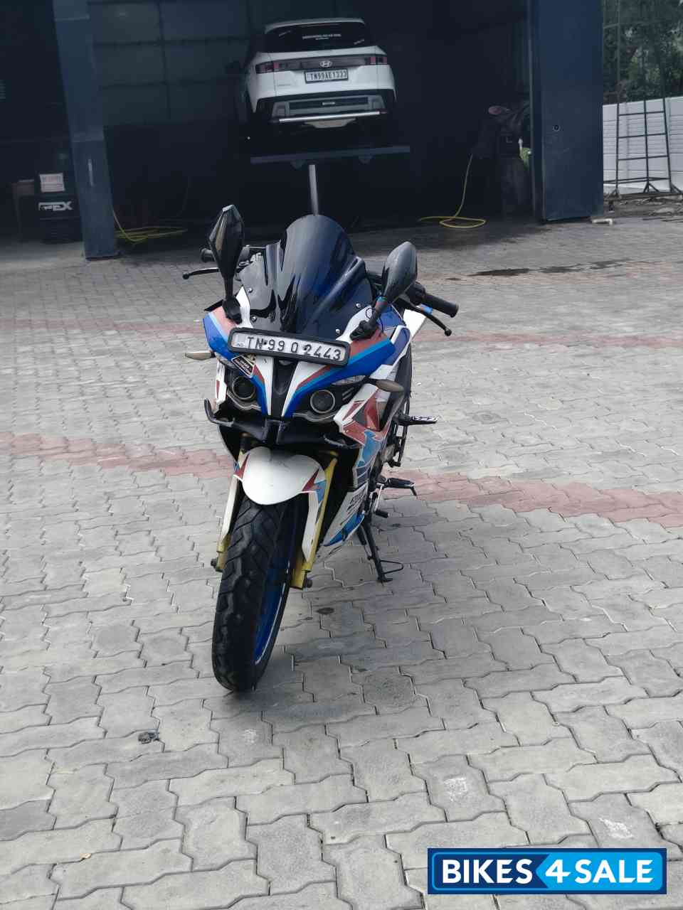 Bajaj Pulsar RS 200 ABS Bajaj Pulsar RS 200 ABS