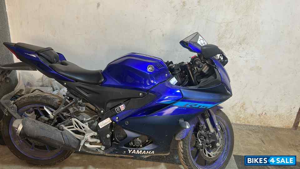 Yamaha R15 V4