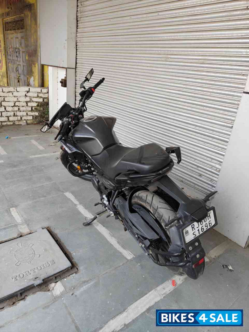 Black Hero Xtreme 125R Black Hero Xtreme 125R