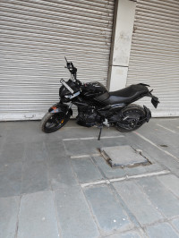 Black Hero Xtreme 125R