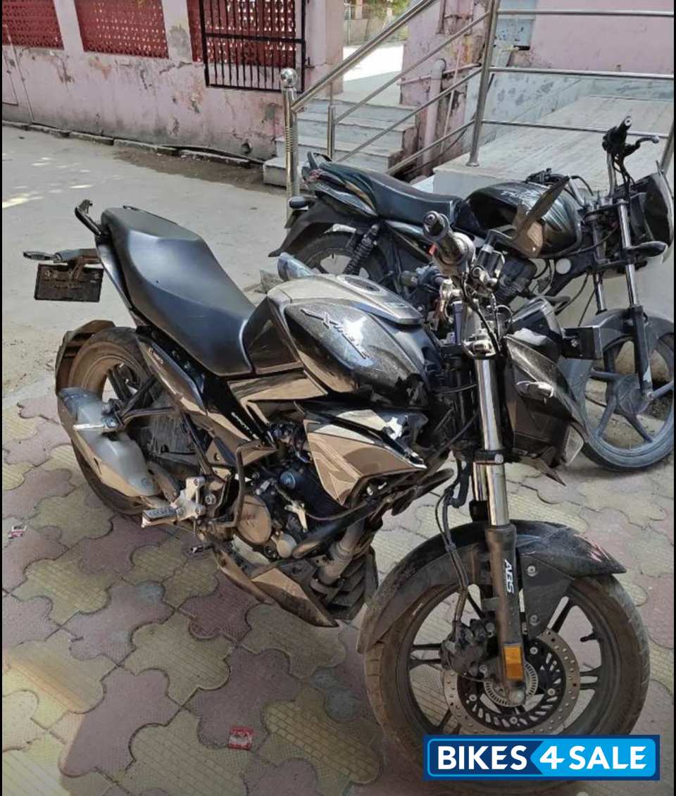 Black Hero Xtreme 125R Black Hero Xtreme 125R