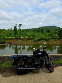 Royal Enfield Classic Stealth Black 2022 Model
