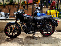 Royal Enfield Classic Stealth Black