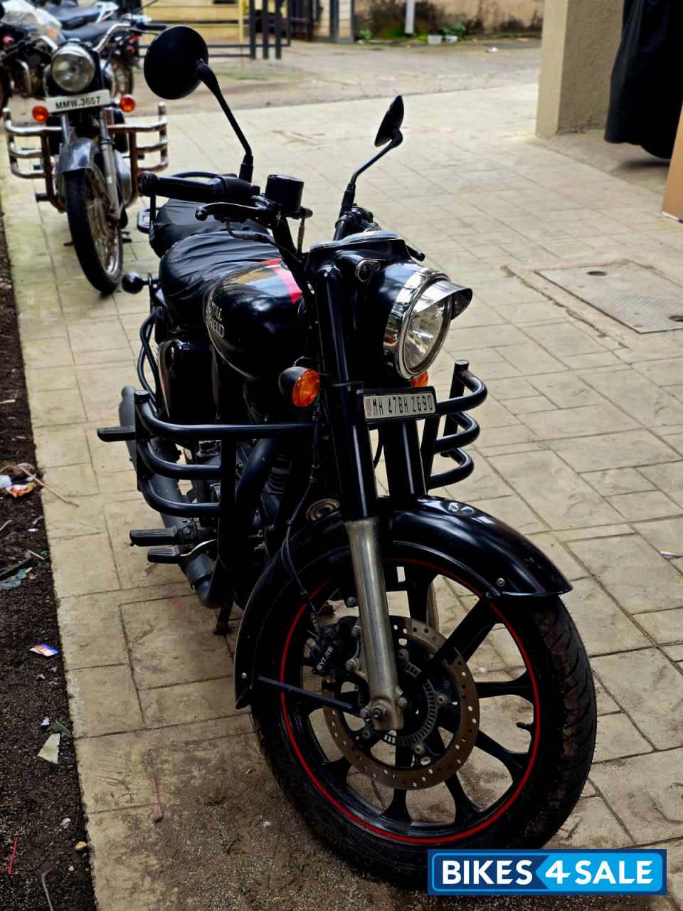 Royal Enfield Classic Stealth Black Royal Enfield Classic Stealth Black