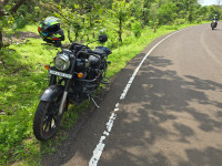 Royal Enfield Classic Stealth Black
