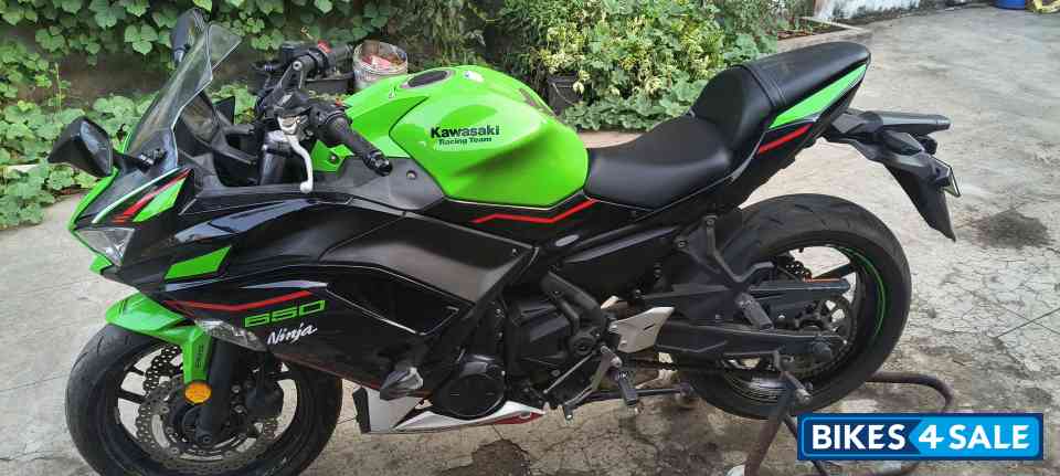 Lime Green Kawasaki Ninja 650 BS6 2021