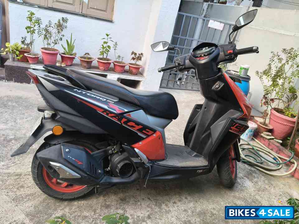 Red Black Race Edition TVS NTORQ 125 Race Edition BS6