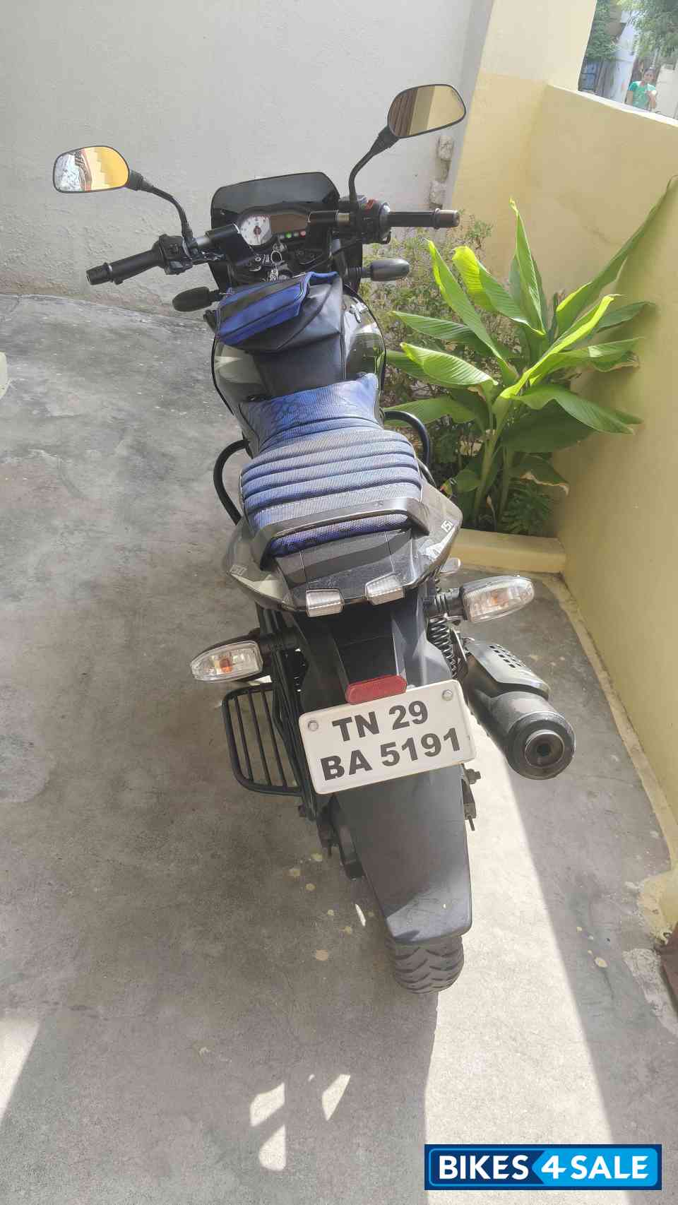 Black Bajaj Pulsar 150