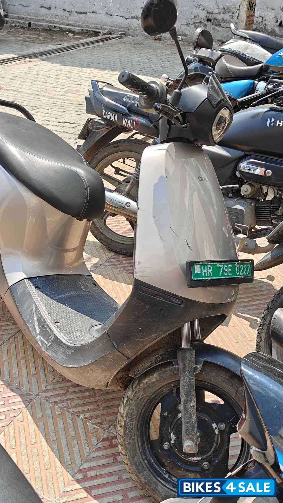 Silver Ola S1X 4 kWh Silver Ola S1X 4 kWh