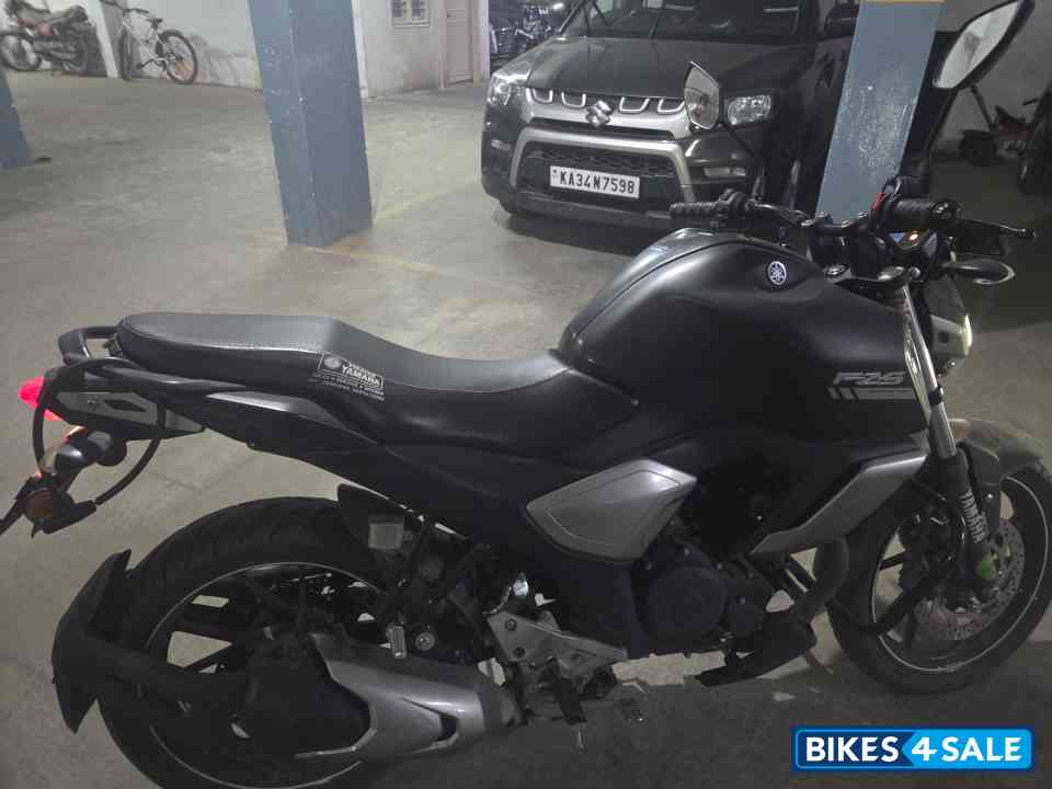 Mat Black Yamaha FZ-S FI V3 Mat Black Yamaha FZ-S FI V3
