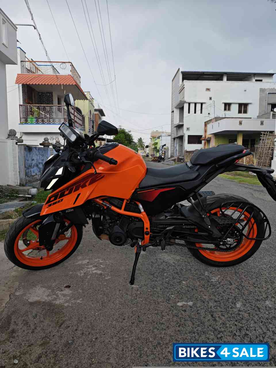 Electric Orange KTM Duke 390 2024 Electric Orange KTM Duke 390 2024