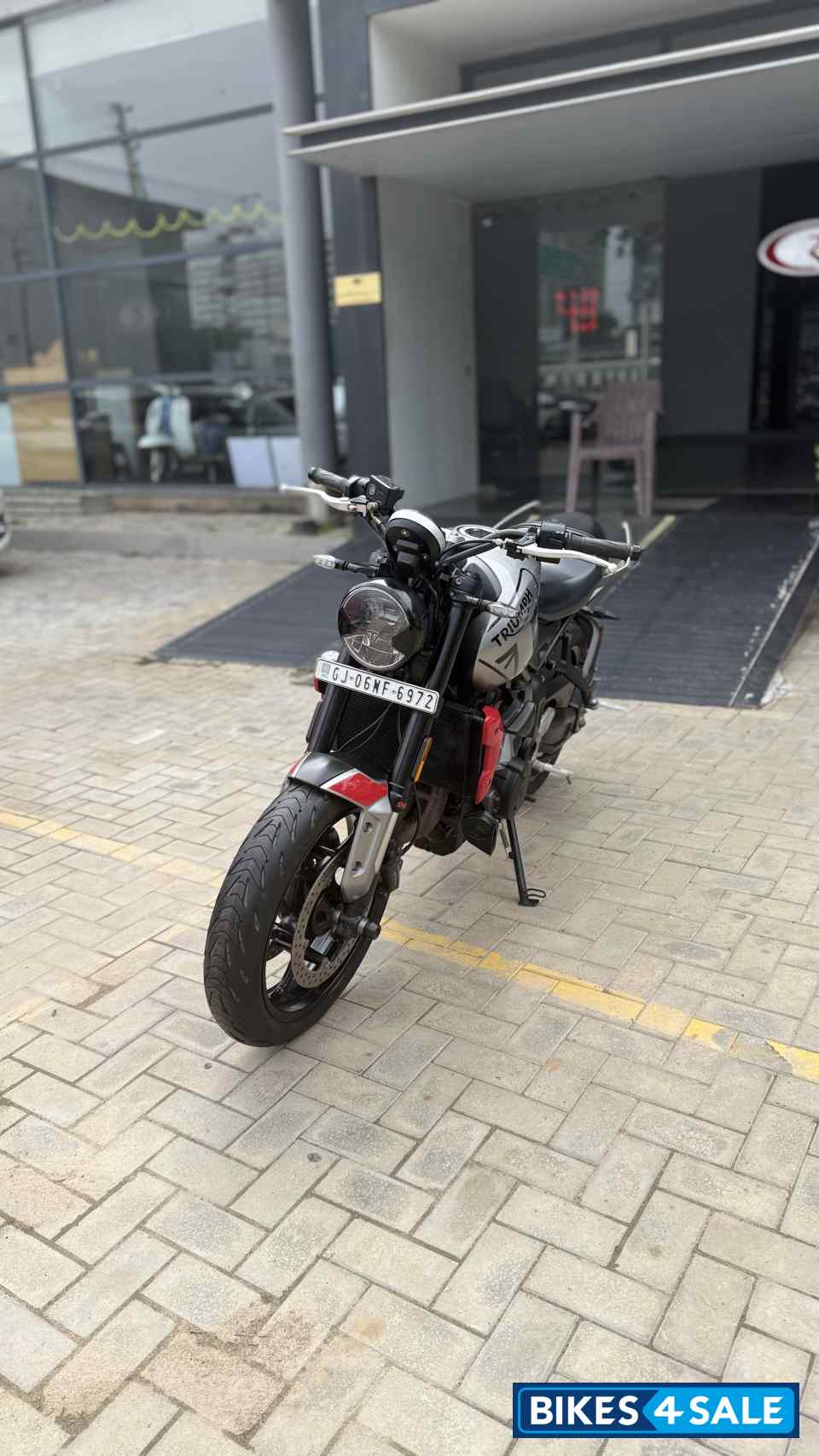Triumph Trident 660