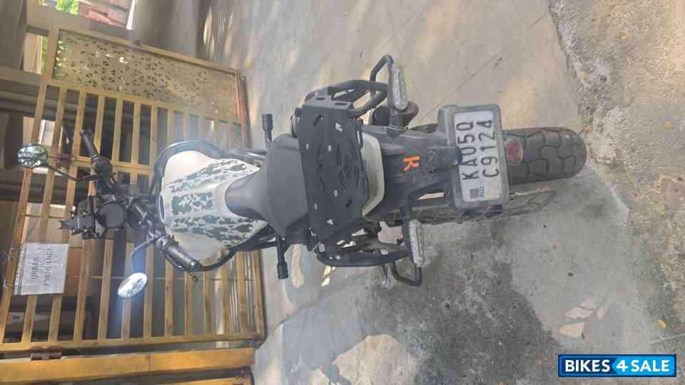 Kamet White Royal Enfield Himalayan 452 Kamet White Royal Enfield Himalayan 452