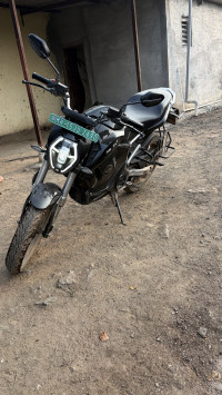 Revolt RV 400