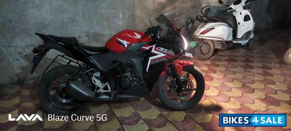 Red Black Honda CBR 150R