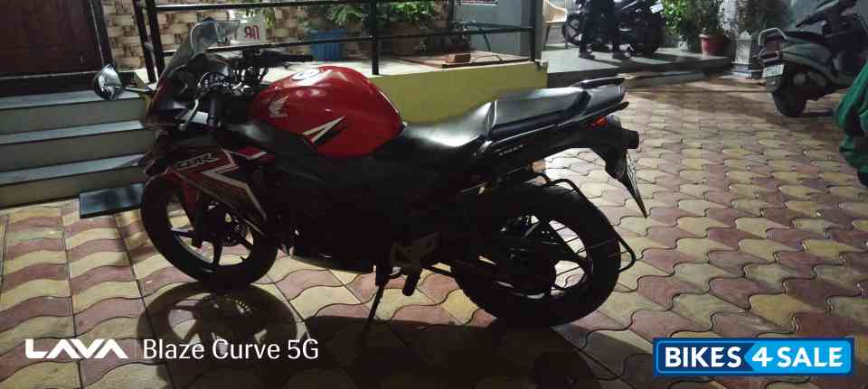 Red Black Honda CBR 150R